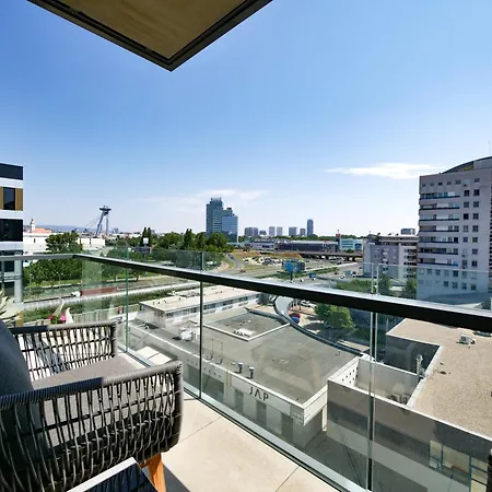 Modern Einpark Apartament *